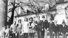 Rodina Kennedyů, David (druhý zleva) je zde ještě malým chlapcem