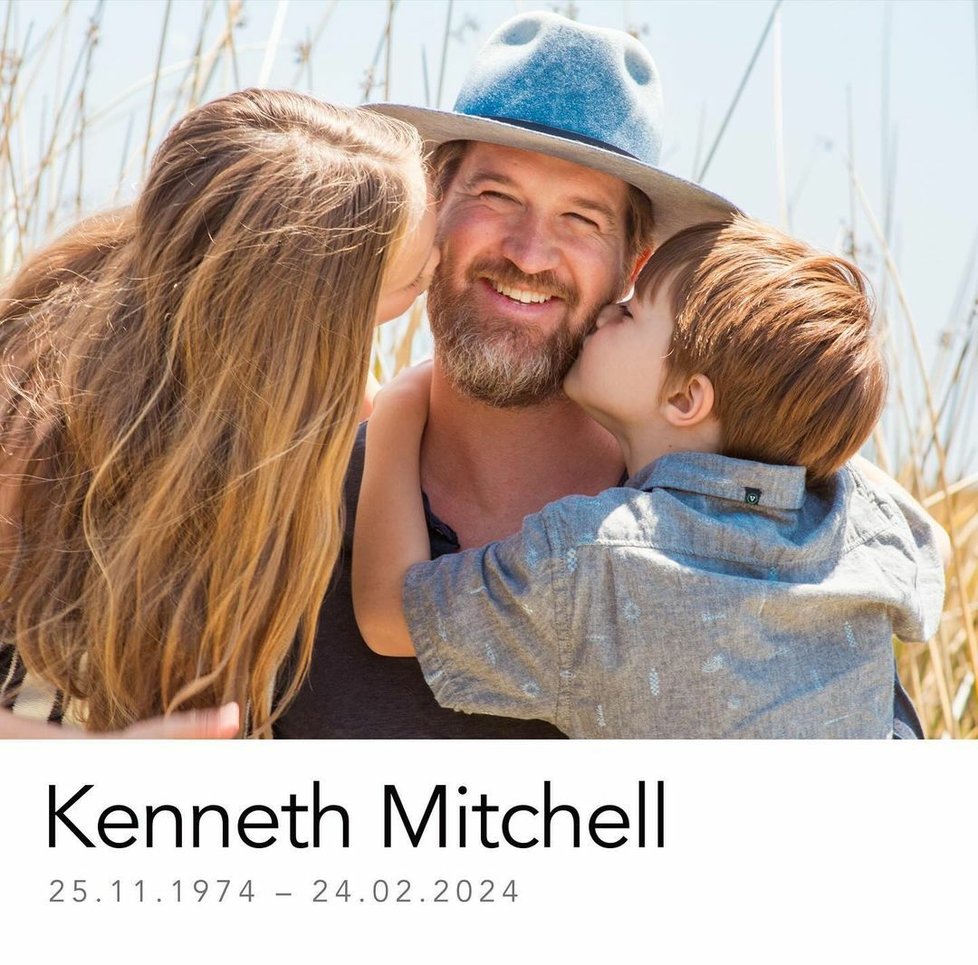 Herec Kenneth Mitchell je po smrti.