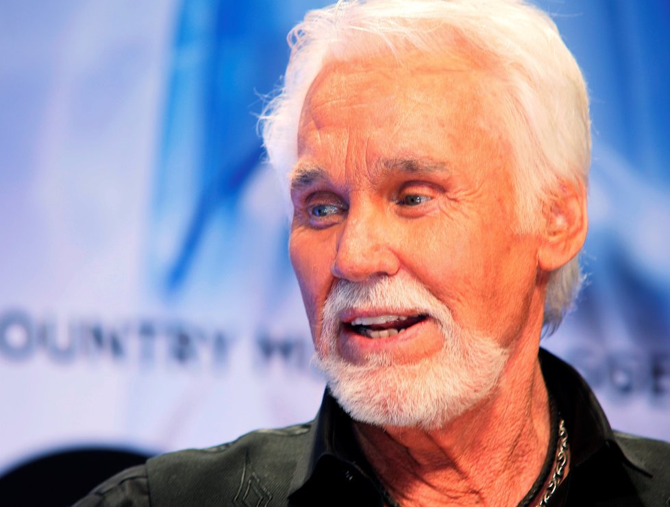 Hudební nebe truchlí: Countrey legenda Kenny Rogers zemřel ve věku 81 let