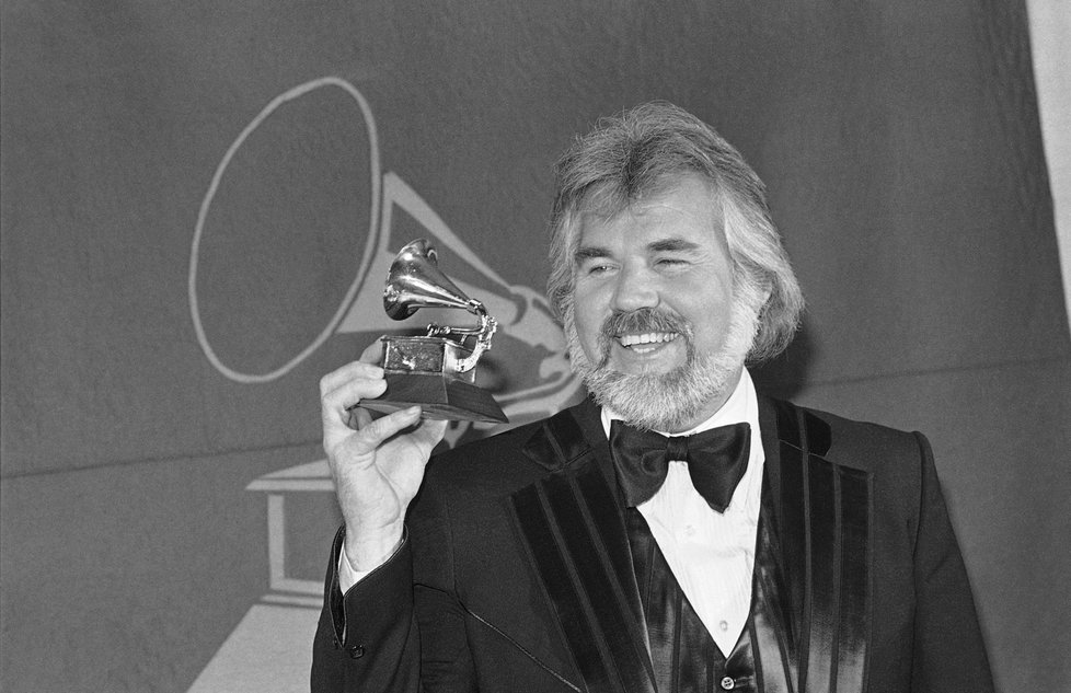 Hudební nebe truchlí: Countrey legenda Kenny Rogers zemřel ve věku 81 let