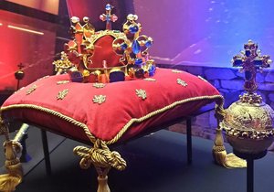 Muzeum Bible v jablunkově vystavuje dokonalé kopie  korunovačních klenotů.