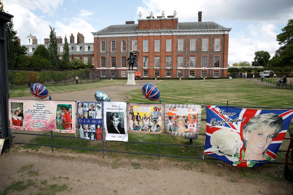 Kensingtonský palác: Vzpomínání na Dianu, která zde bydlela až do smrti (2022)