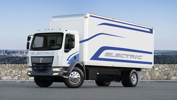 Tradiční výrobce trucků Kenworth představil dvojici elektrických náklaďáků