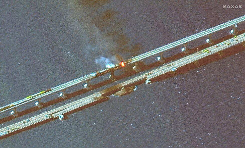Exploze na Kerčském mostu z družice (8. 10. 2022).