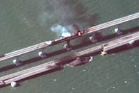 Exploze Kerčského mostu: Američané ukázali na organizátora útoku. Potápěči prověřují škody