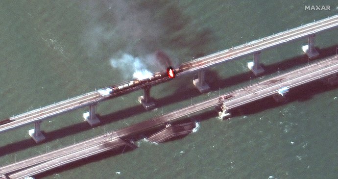 Exploze na Kerčském mostě (8. 10. 2022)