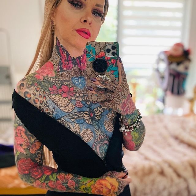Kerstin Tristanová z Německa je posedlá tetováním. Utratila za něj víc jak 700 tisíc a nehodlá přestat.