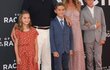 Kevin Costner a Christine Baumgartnerová mají tři děti Kevin Costner a Christine Baumgartnerová mají tři děti