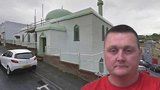 Znesvětil mešitu a zemřel ve vězení. Záhadnou smrt Brita prošetří ombudsman
