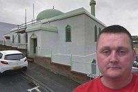Znesvětil mešitu a zemřel ve vězení. Záhadnou smrt Brita prošetří ombudsman