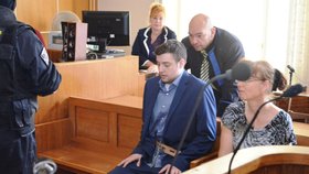 Američan Kevin Dahlgren u Krajského soudu v Brně, kde čelí obžalobě z čtyřnásobné vraždy.
