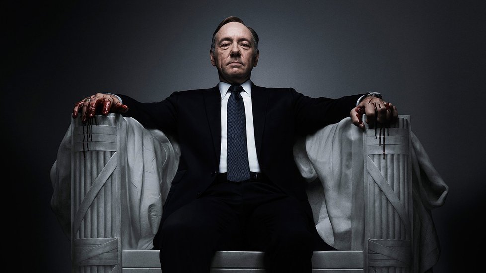 Kevin Spacey v seriálu Dům z karet.