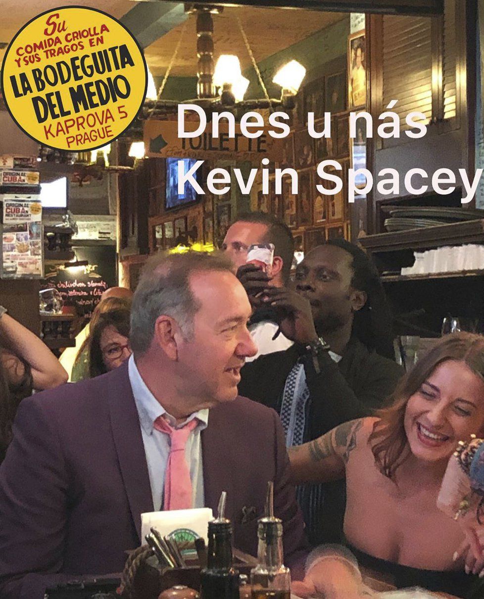 Herec Kevin Spacey je v Praze!