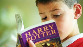 Harry Potter si získal srdce milionů dětí po celém světě.