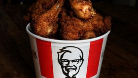 KFC kvůli koronaviru docházejí kuřata. Pobočky v Melbourne musely zavřít