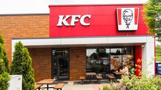 KFC mění dodavatele coly i dalších nápojů. Slibuje si větší zájem zákazníků KFC mění dodavatele coly i dalších nápojů. Slibuje si větší zájem zákazníků