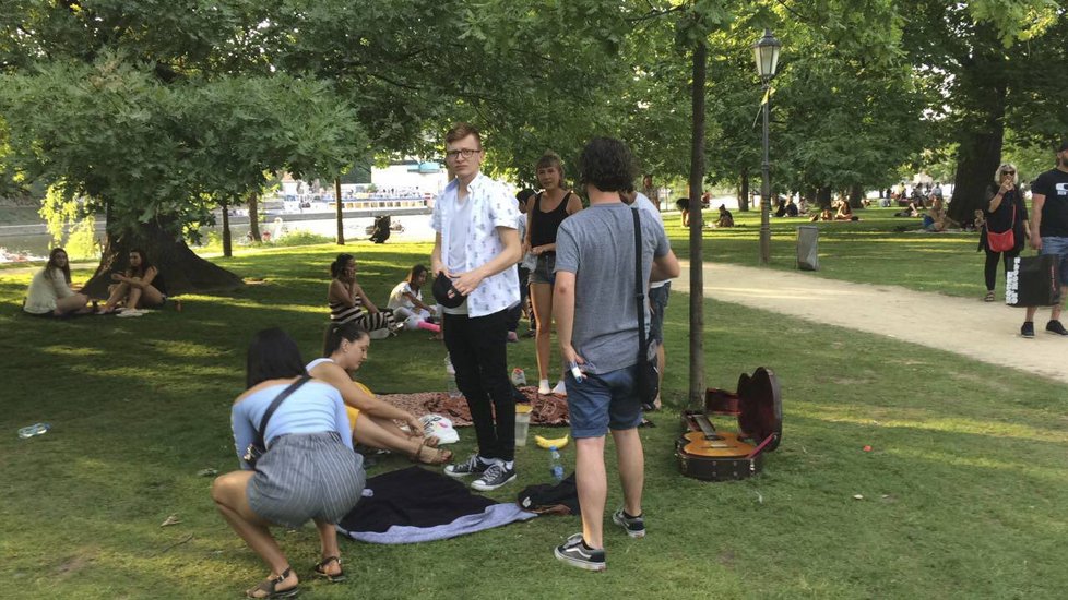 Zahájení Khamoro festivalu přilákalo stovky lidí