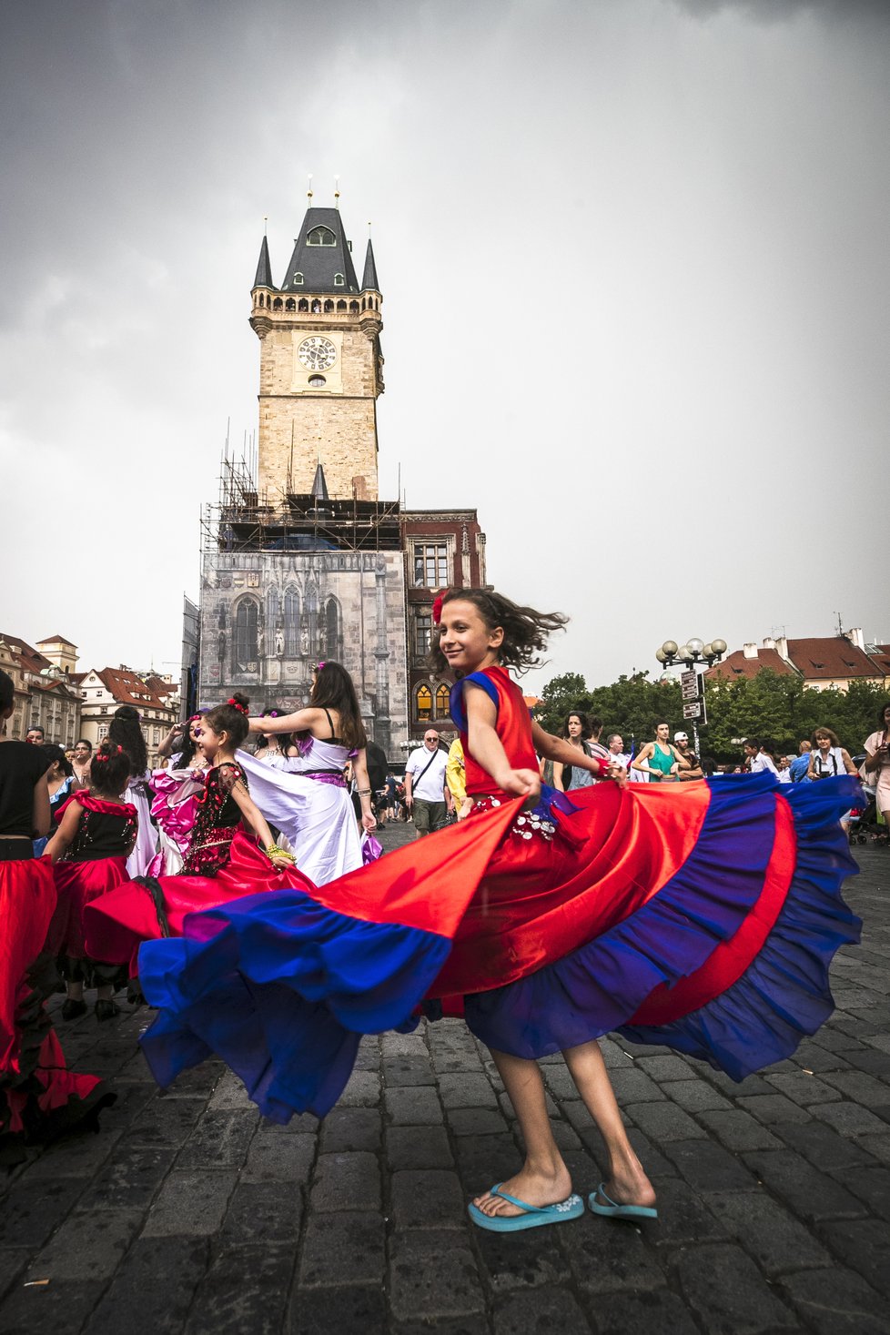 I přes nepřízeň počasí si účastníci průvod užívaly.