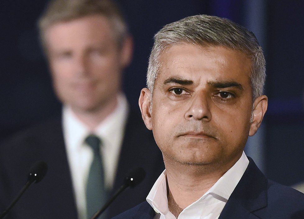 Sadiq Khan je prvním muslimem, který jako starosta povede Londýn.