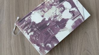 Zaniklý svět a utrpení českých Sintů přibližuje nádherná kniha, znamení doby Zaniklý svět a utrpení českých Sintů přibližuje nádherná kniha, znamení doby