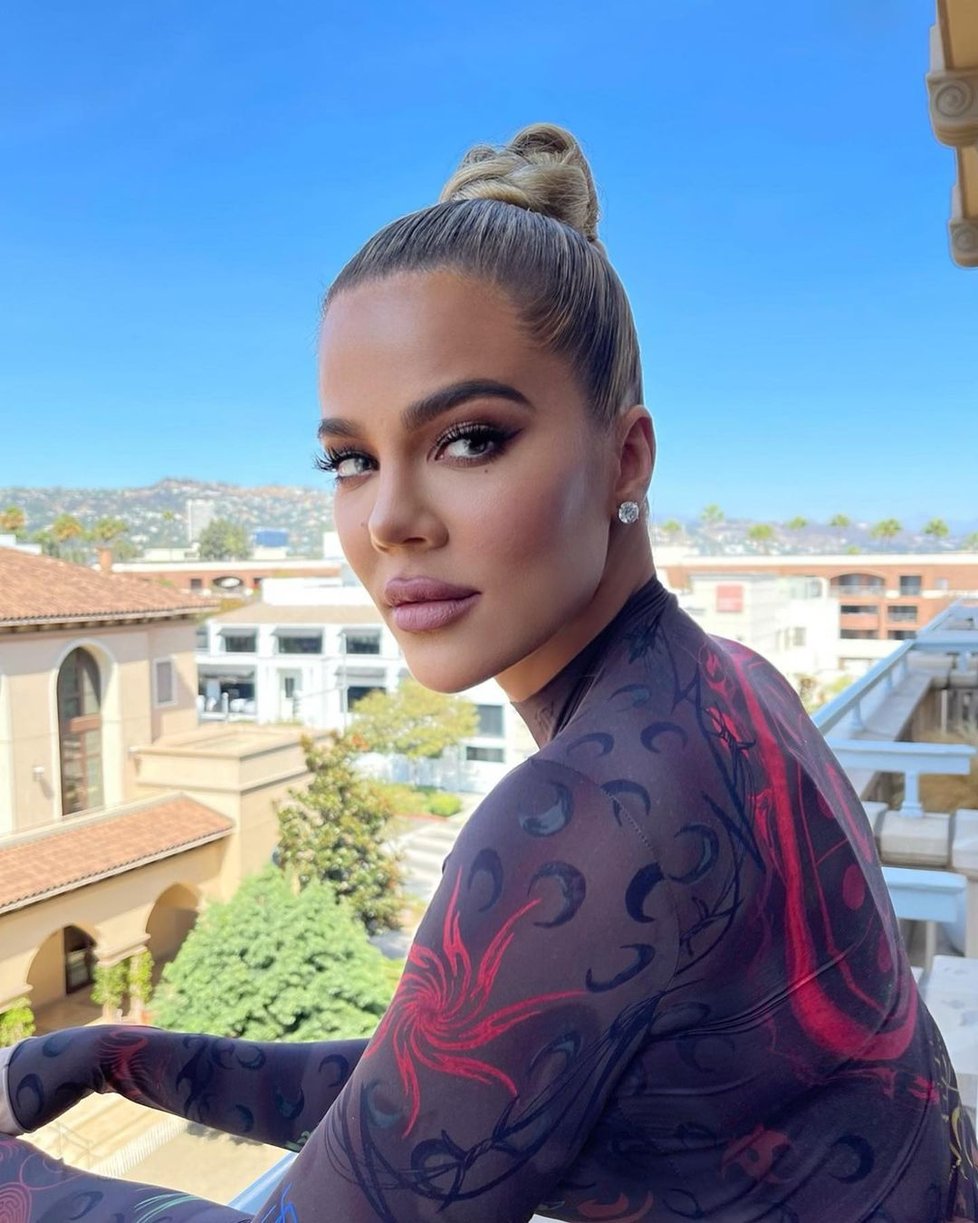 Khloe Kardashian se pyšní vyrýsovaným tělíčkem