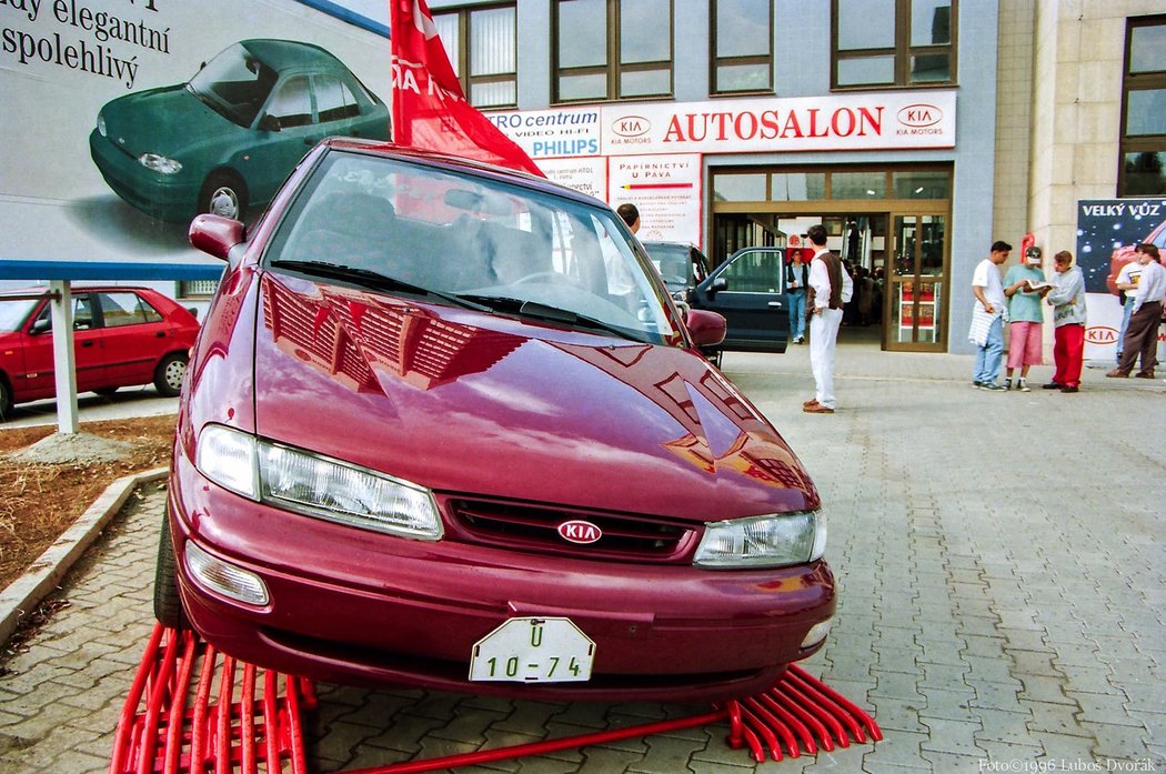 Autosalon Kia Most (1996)