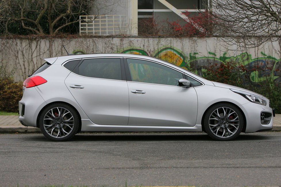 Kia cee´d GT 1.6 T-GDI Plus 5dv.