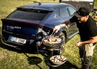 Vyzkoušeli jsme auto jako elektrárnu: Letňák na louce, nebo záložní baterka?