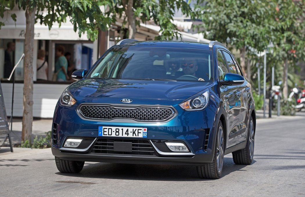 suv kia ceniky ceskytrh hybrid