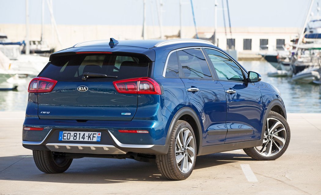 suv kia ceniky ceskytrh hybrid