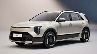 Kia Niro po čtyřech letech mění tvář. Jde vstříc elektrické moderně Kia Niro po čtyřech letech mění tvář. Jde vstříc elektrické moderně