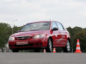 Retrotest Kia Cerato 1.6 CRDi – Nová kamna dobře hřejí