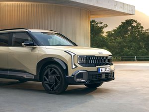 Kia Seltos v Česku dostala nový hybrid, elektrickou čtyřkolku a 230V zásuvku v kufru