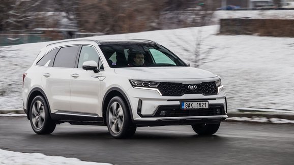 TEST Kia Sorento 1.6 T-GDi HEV (169 kW) – Těžká volba