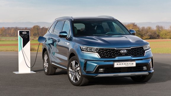 Kia Sorento přijíždí jako plug-in hybrid. Dáte za něj minimálně 1,32 milionu Kč