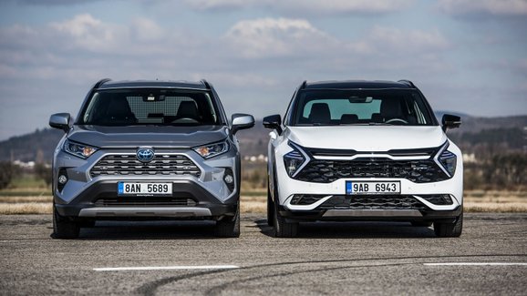 TEST Kia Sportage 1.6 T-GDI HEV 4x4 vs. Toyota RAV4 2.5 Hybrid 4x4 – Introvert/extrovert