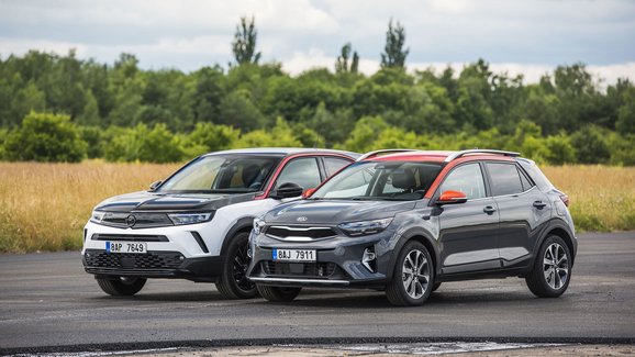 TEST Kia Stonic 1.0 T-GDI 7DCT MHEV vs. Opel Mokka 1.2 Turbo AT8 – Přidaná hodnota