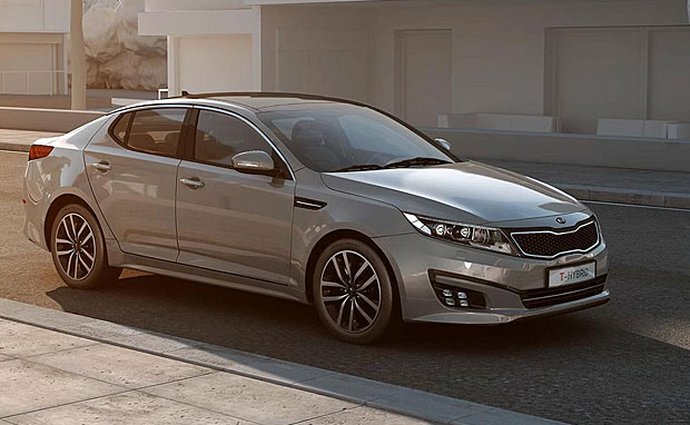 Kia Optima: Čtvrtá generace bude hranatější a přijde už v dubnu