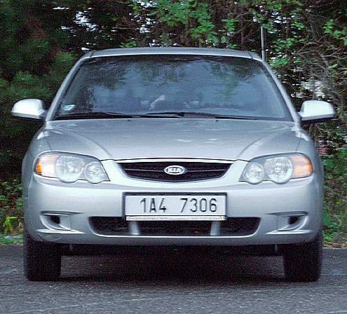 Kia Shuma II