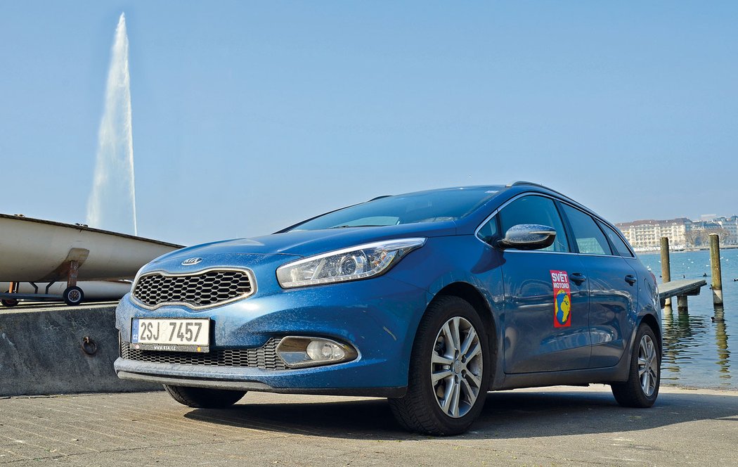 Kia cee´d SW na břehu Ženevského jezera, přímo před proslulým gejzírem