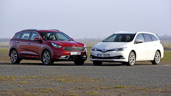 TEST Kia Niro vs Toyota Auris Hybrid – Elektřina do každé rodiny!