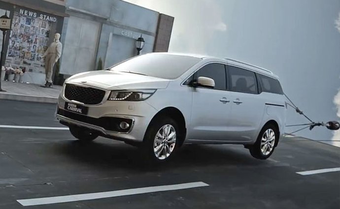 Reklamy, které stojí za to: Kia Grand Carnival a vertikální ulice