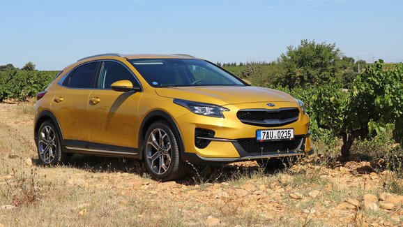 Kia XCeed prozrazuje české ceny: V&nbsp;základu se vejde pod půl milionu. A má speciální limitku