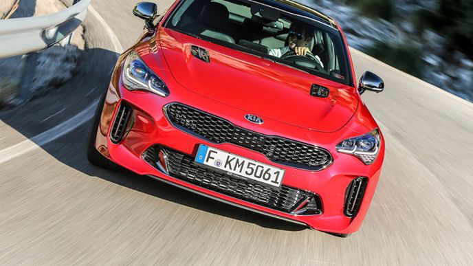 Kia zvažuje stylovější, luxusnější i výkonnější Stinger Kia zvažuje stylovější, luxusnější i výkonnější Stinger