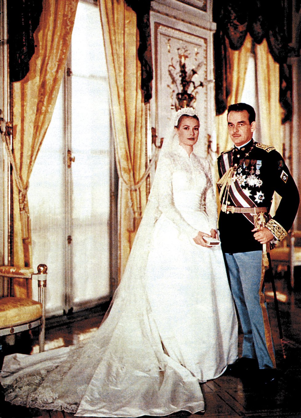 Grace Kelly ve svatební den s Rainierem III., knížetem.