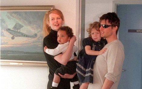 1996 Kidmannová a Cruise s dětmi ještě jako šťastná rodinka. Pět let na to Cruise šokoval Nicole podáním žádosti o rozvod!