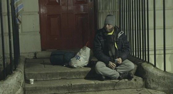 Milionář Kieren se stal na 3 dny bezdomovcem.