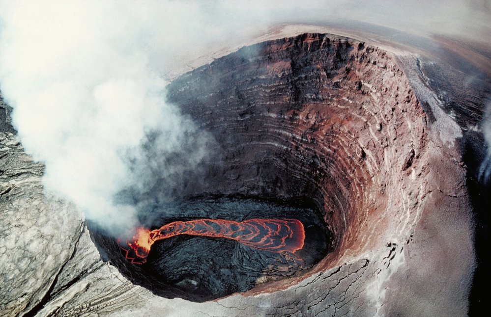 Boční kráter Puu Oou sopky Kīlauea na Havaji