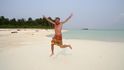 Na ostrůvku poblíž Mentavajských ostrovů si v roce 2006 Kili léčil ošklivou vyrážku. Mořskou vodou.