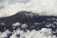 Smrt u střechy Afriky: Pád vrtulníku u Kilimandžára nepřežili dva Češi